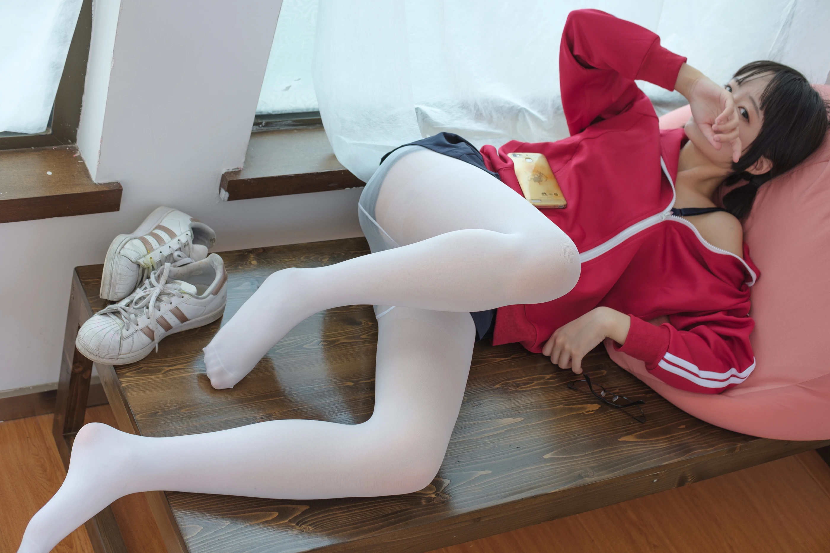 森萝财团 [BETA-026] 红色校服肉丝美足少女 [78P]插图2
